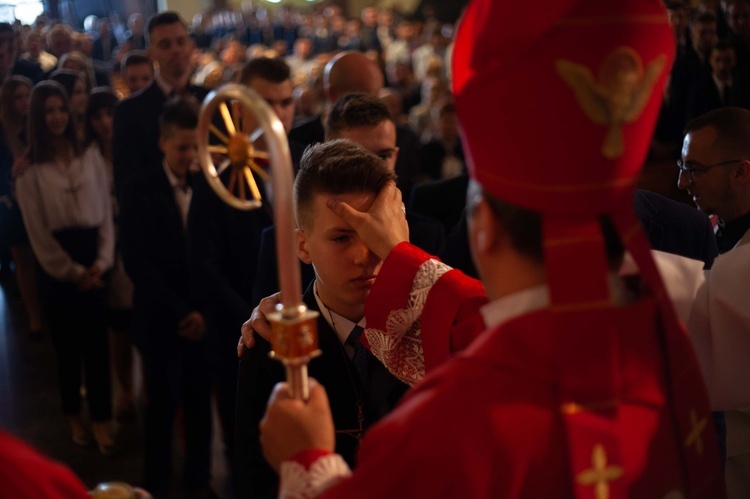 Nowy Sącz. Bierzmowanie u Niepokalanej - cz. 1 