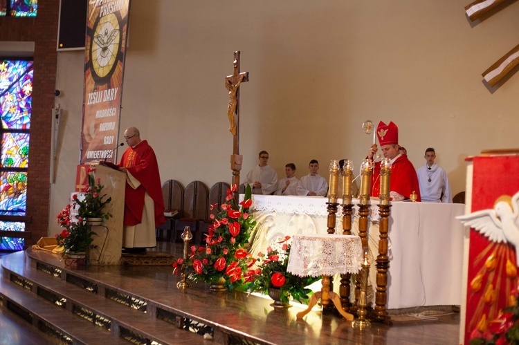 Nowy Sącz. Bierzmowanie u Niepokalanej - cz. 1 