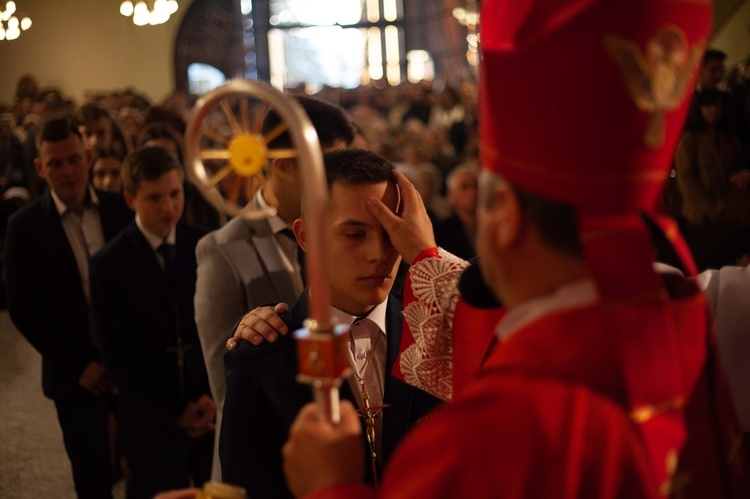 Nowy Sącz. Bierzmowanie u Niepokalanej - cz. 2