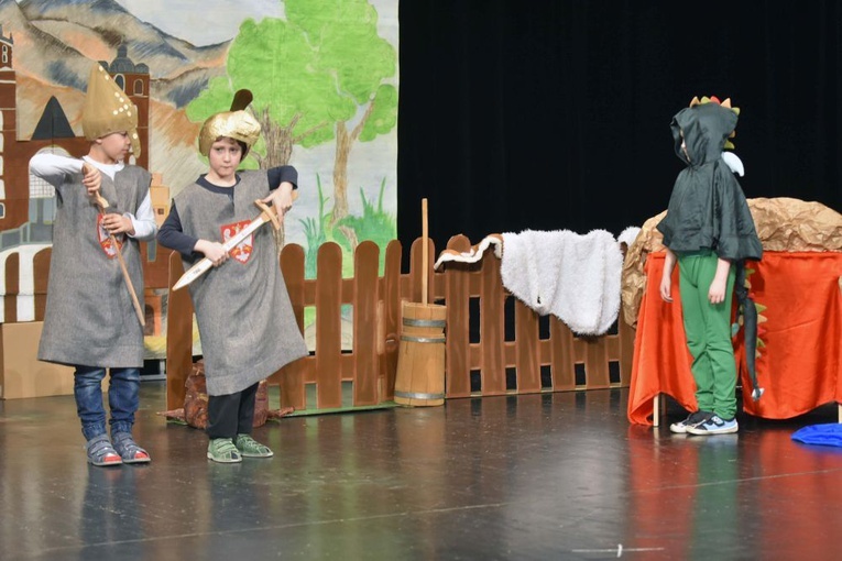 Dzieci z Publicznego Przedszkola Sióstr Prezentek na przeglądzie teatralnym 