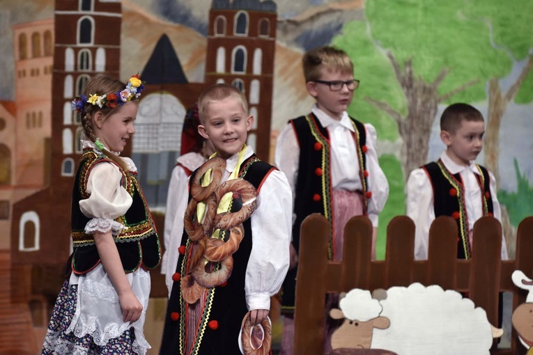 Dzieci z Publicznego Przedszkola Sióstr Prezentek na przeglądzie teatralnym 
