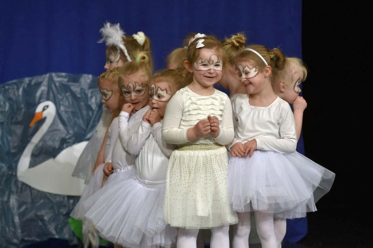 Dzieci z Publicznego Przedszkola Sióstr Prezentek na przeglądzie teatralnym 