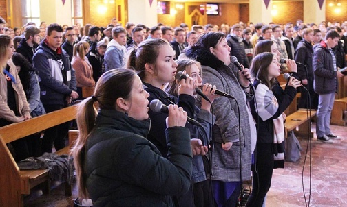 Duchowa rEwolucja młodych w oświęcimskim kościele św. Maksymiliana.