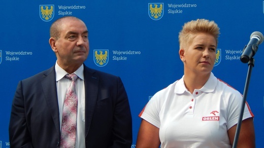 Trening Anity Włodarczyk z dziećmi na Stadionie Śląskim