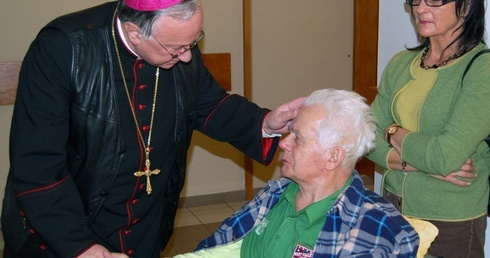 Dla abp. Zimowskiego chorzy i cierpiący byli szczególnym przedmiotem pasterskiej troski.