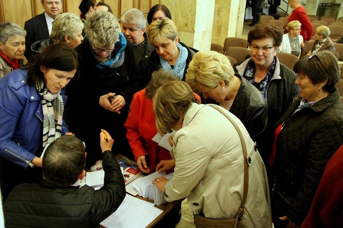 AKDT solidaryzuje się z kapłanami