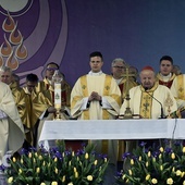 Biskup Ignacy przyznał, że od lat zależało mu, by Mszy papieskiej w Wałbrzychu przewodniczył najbliższy świadek świętości Jana Pawła II.