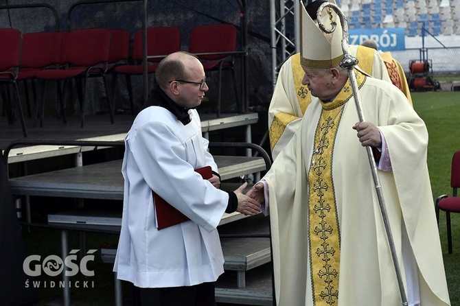 Msza papieska na wałbrzyskim stadionie