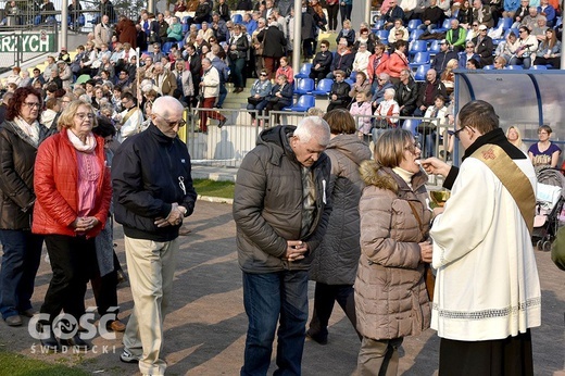 Msza papieska na wałbrzyskim stadionie