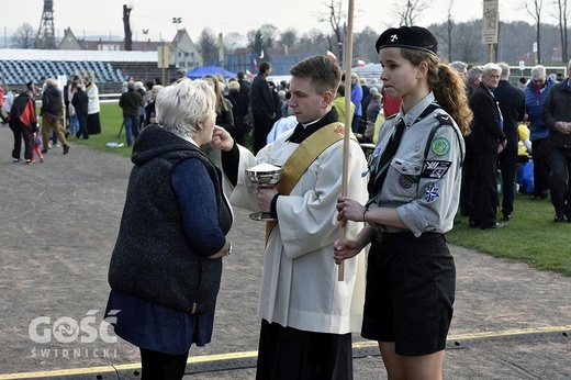 Msza papieska na wałbrzyskim stadionie