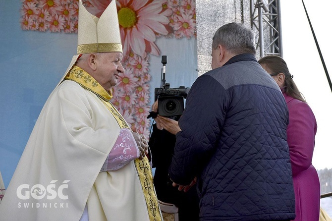 Msza papieska na wałbrzyskim stadionie