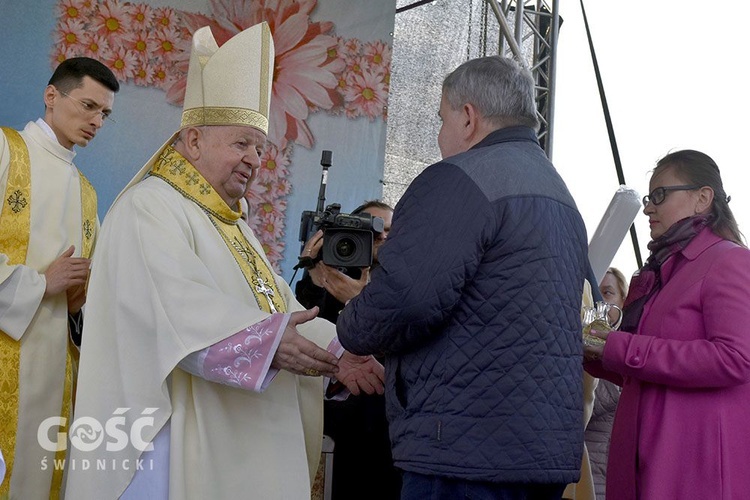 Msza papieska na wałbrzyskim stadionie