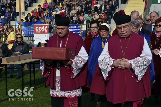 Msza papieska na wałbrzyskim stadionie