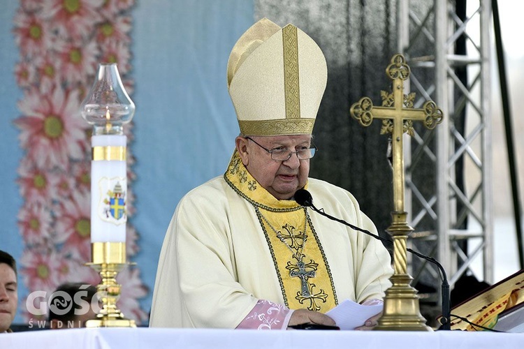 Msza papieska na wałbrzyskim stadionie