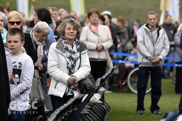 Msza papieska na wałbrzyskim stadionie