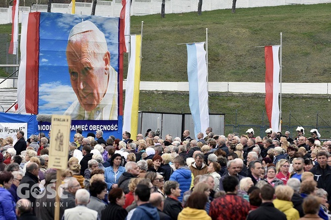 Msza papieska na wałbrzyskim stadionie