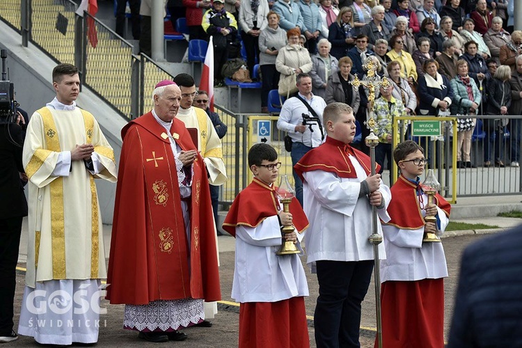 Msza papieska na wałbrzyskim stadionie