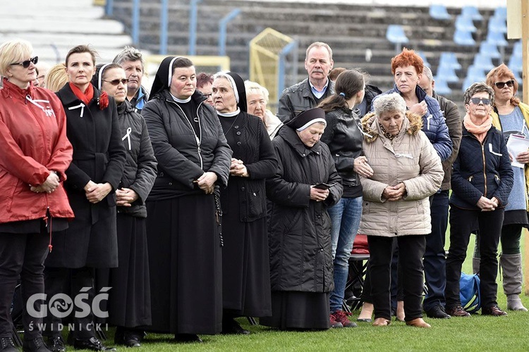 Msza papieska na wałbrzyskim stadionie