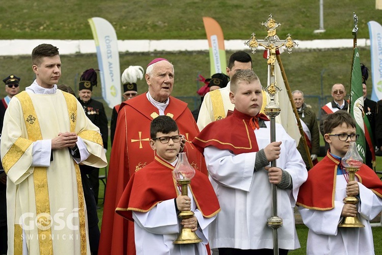 Msza papieska na wałbrzyskim stadionie