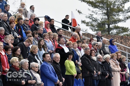 Msza papieska na wałbrzyskim stadionie