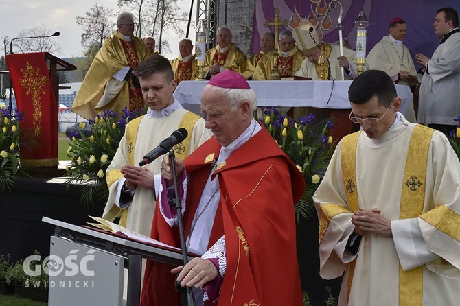 Msza papieska na wałbrzyskim stadionie