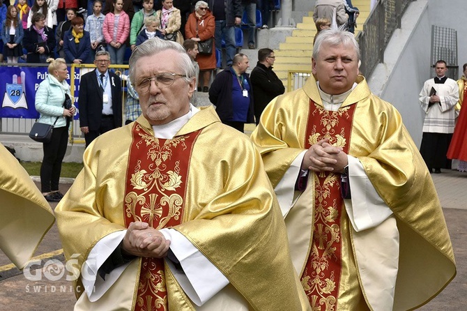 Msza papieska na wałbrzyskim stadionie