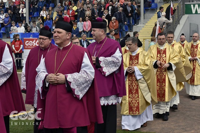 Msza papieska na wałbrzyskim stadionie