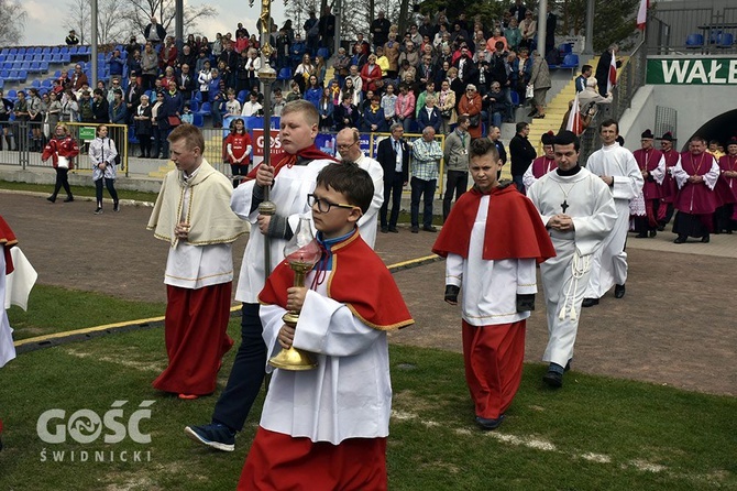 Msza papieska na wałbrzyskim stadionie