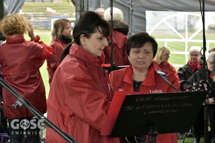 Msza papieska na wałbrzyskim stadionie