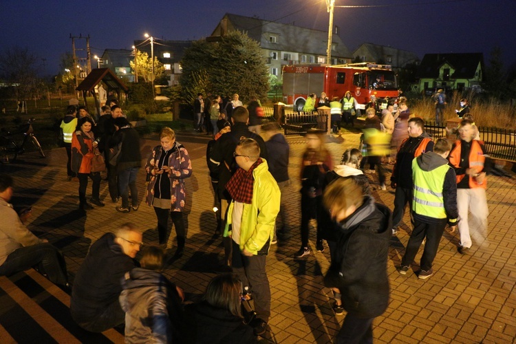 Nocna Piesza Pielgrzymka z Gniechowic do sanktuarium w Sulistrowiczkach