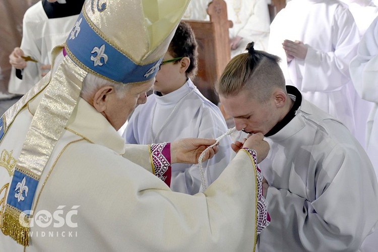 Błogosławieństwo nadzwyczajnych szafarzy, ceremoniarzy i lektorów