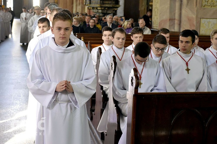 Błogosławieństwo nadzwyczajnych szafarzy, ceremoniarzy i lektorów