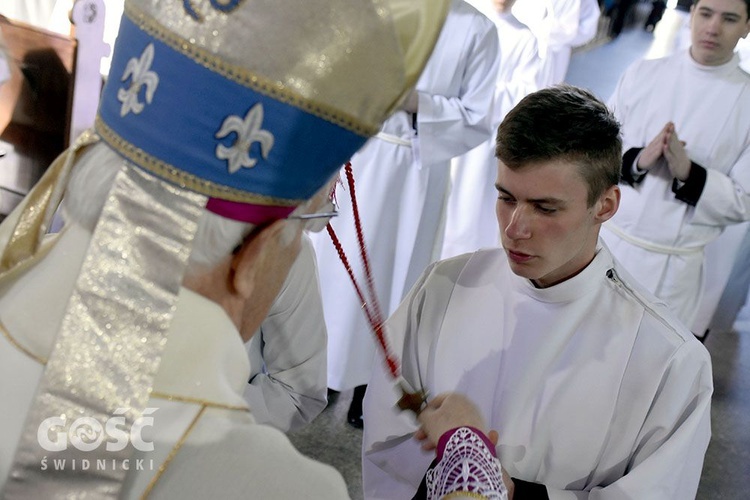 Błogosławieństwo nadzwyczajnych szafarzy, ceremoniarzy i lektorów