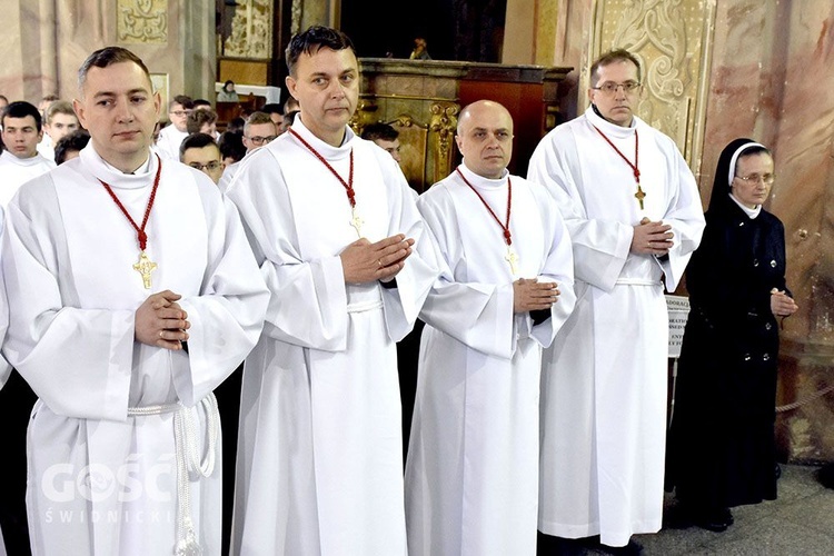 Błogosławieństwo nadzwyczajnych szafarzy, ceremoniarzy i lektorów