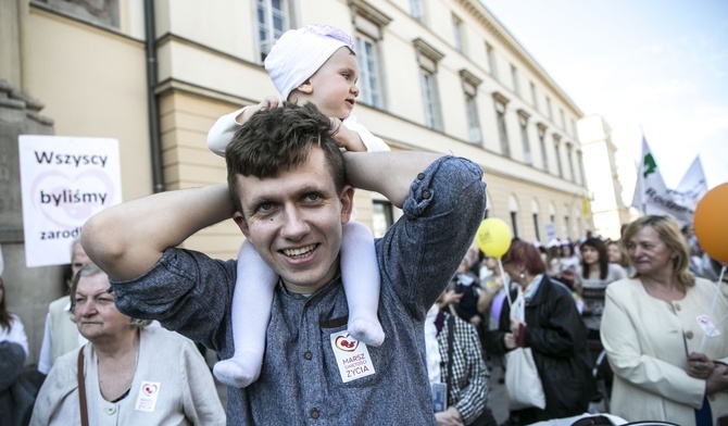 Marsz dla Życia. Specjalne błogosławieństwo dla rodzin od kardynała