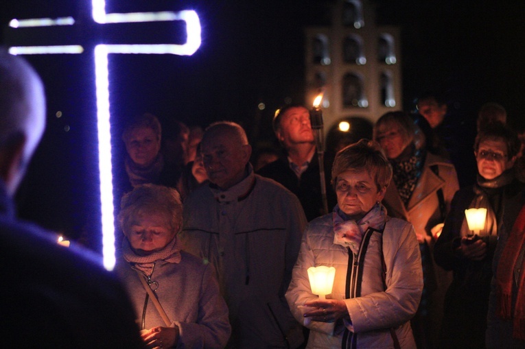 Droga Krzyżowa aptekarzy w Kamieniu Śląskim