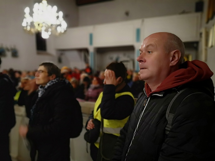 Nocna Piesza Pielgrzymka z Gniechowic do sanktuarium w Sulistrowiczkach
