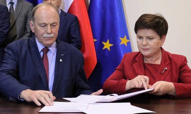 Nauczycielska "Solidarność" podpisała porozumienie z rządem