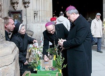 Wyroby rozprowadzane przez siostry cieszą się zawsze dużym zainteresowaniem.