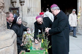 Wyroby rozprowadzane przez siostry cieszą się zawsze dużym zainteresowaniem.