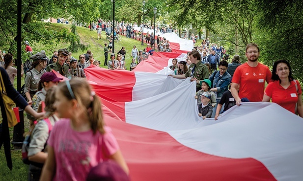 Coraz więcej zwolenników zyskuje koncepcja takiego urządzenia Polski,  by obywatele mieli większą siłę sprawczą.