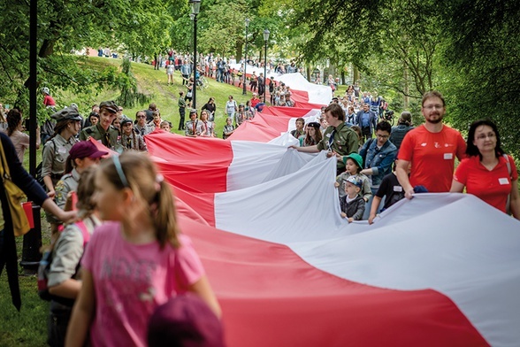 Coraz więcej zwolenników zyskuje koncepcja takiego urządzenia Polski,  by obywatele mieli większą siłę sprawczą.