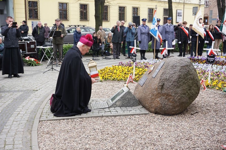 Świdnickie uroczystości upamiętniające 79. rocznicę zbrodni katyńskiej