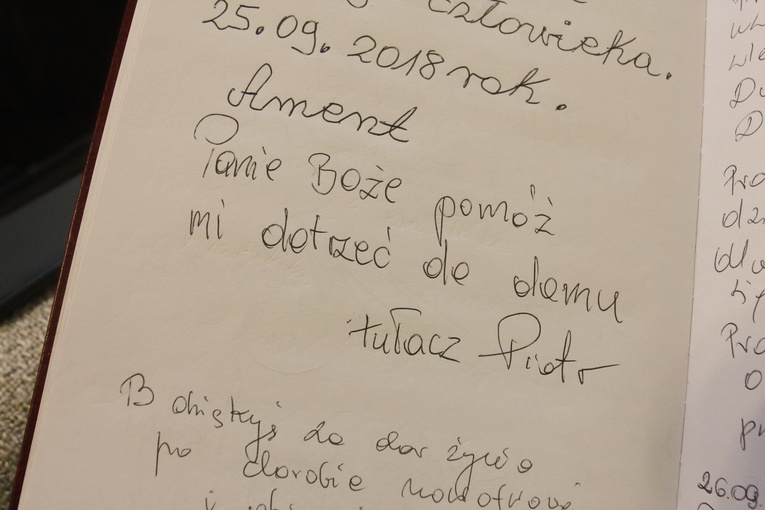 Księgi w kościele pw. św. Jacka w Legnicy