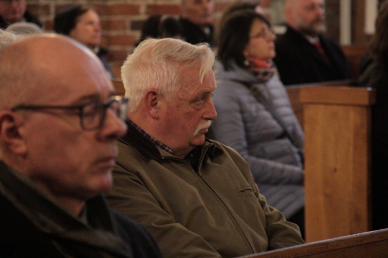 Gdańsk. Msza św. w 9. rocznicę katastrofy smoleńskiej