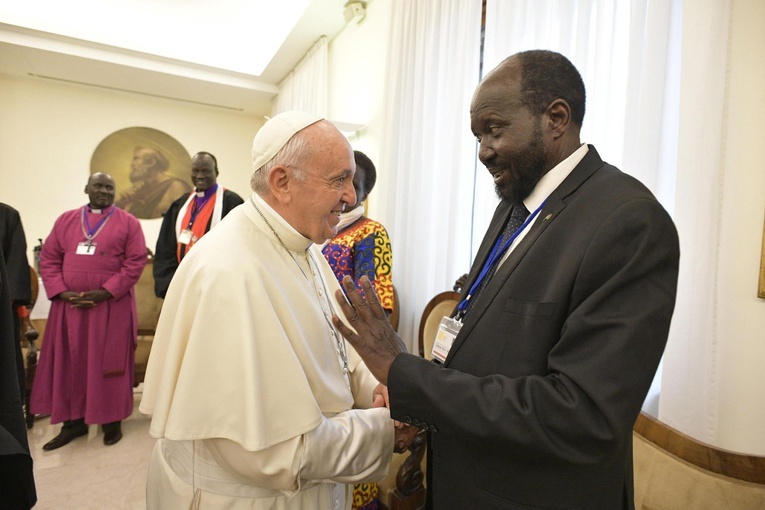 Papież ucałował stopy przywódców Sudanu Południowego 