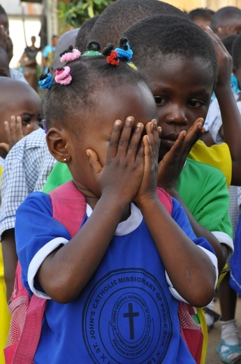 Krzyż i modlitwa pod równikiem