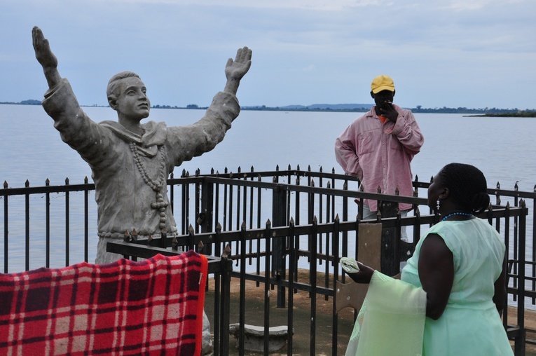 Krzyż i modlitwa pod równikiem