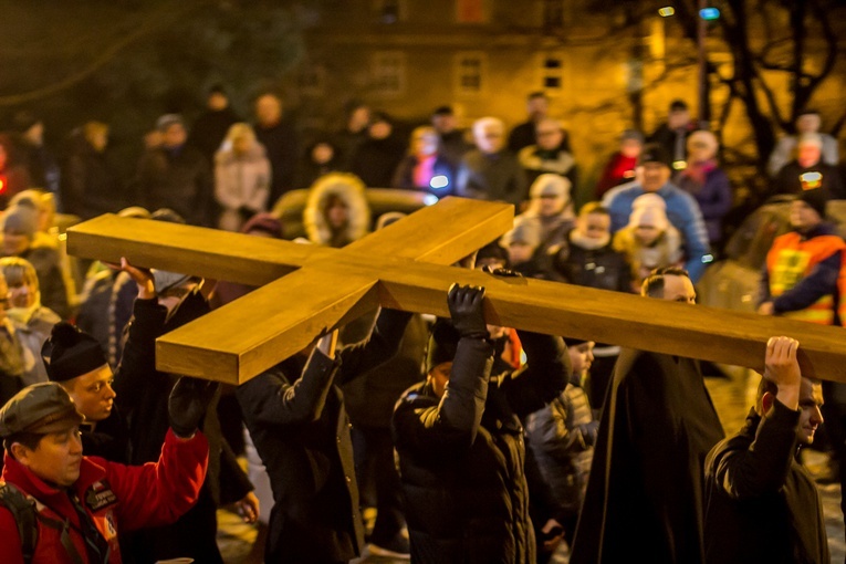 Droga Krzyżowa ulicami Olsztyna