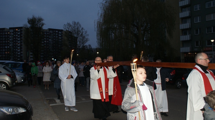 Droga Krzyżowa ulicami osiedla Polanka - parafia Odkupiciela Świata